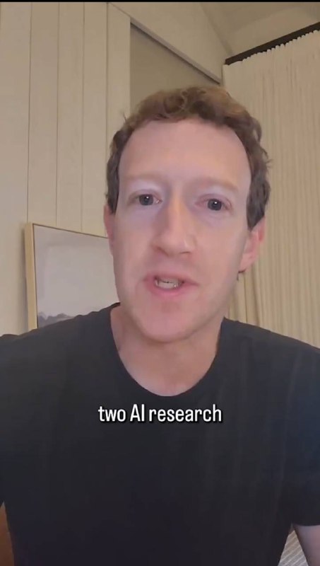 小扎这是戴眼镜玩元宇宙玩多了？还是纵欲过度？白癜风？ 长相越来越creepy了小扎这是戴眼镜玩元宇宙玩多了？还是纵欲过度？白癜风？ 长相越来越creepy了