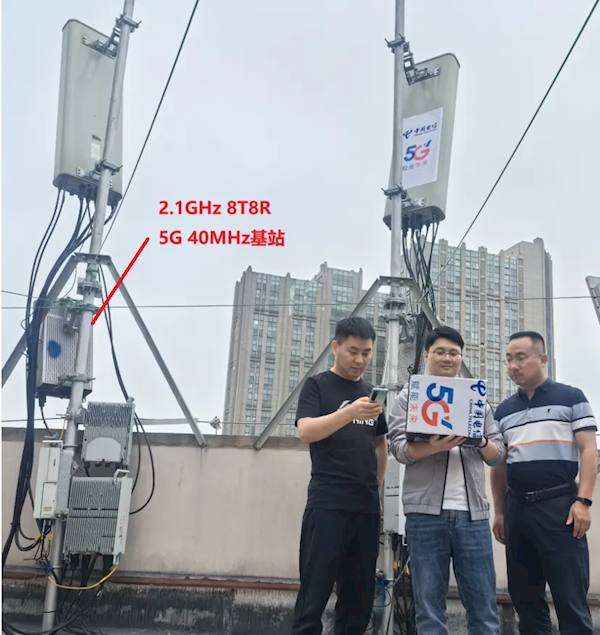 华为破解4G/5G干扰：无需清退4G频谱 5G速率提升56%近日，安徽电信携手华为在合肥核心城区取得关键突破，成功建成集团首个城区2.1GHz 5G 40MHz连片覆盖网络