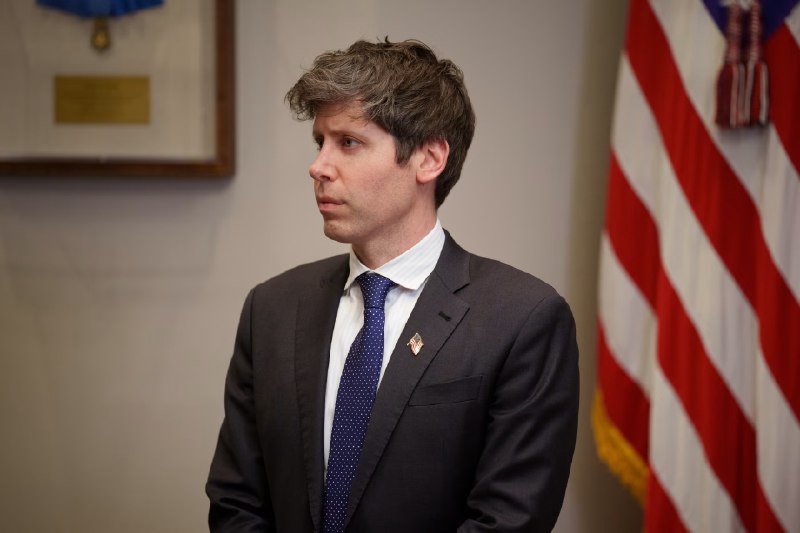 OpenAI CEO称GPT-5批评者完全错了OpenAI CEO Sam Altman在接受WIRED采访时透露人们对GPT-5最初的反响如此冷淡的原因，其中一个是，自GPT-4问世以来，该公司提供的模型本身就具有变革性，特别是OpenAI添加的复杂推理模式