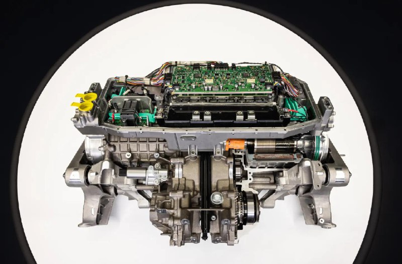 法拉利揭示了其即将推出的 1000 马力电动车的内部细节即将推出的 Elettrica 将成为法拉利的首款纯电动车，但它有一些我们熟悉的参数，比如 1000 马力的动力和最高 193 英里的时速