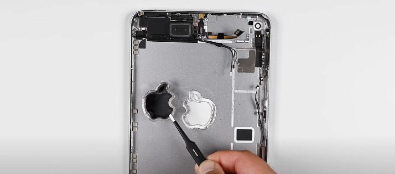 iPad mini 7 拆解确认没有针对“果冻屏”问题进行硬件更改iFixit 分享了他们对新iPad mini的拆解，强调了苹果并没有通过旋转显示驱动来解决“果冻屏”问题——很多人期待他们会这样做