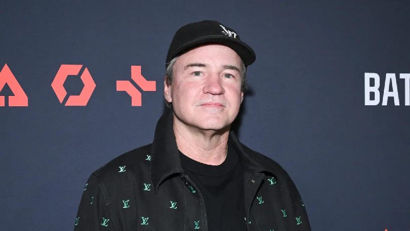 《战地6》/前《使命召唤》负责人文斯·赞佩拉因车祸去世据多家媒体报道，前IW工作室首席执行官/现重生工作室联合创始人文斯·赞佩拉因车祸去世，终年55岁