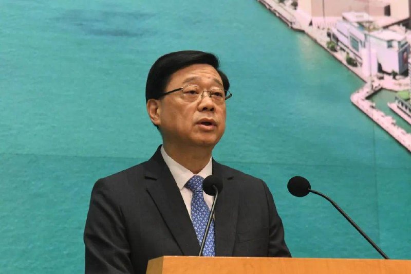 港大男生用AI制作700多张女性不雅照，李家超：大学有责任严肃处理学生行为问题据文汇网、《星岛日报》等港媒7月15日报道，香港大学一名法律系男学生涉嫌利用AI（人工智能）软件，将多名女性的照片生成超过700张色情图片，事件引发社会广泛关注