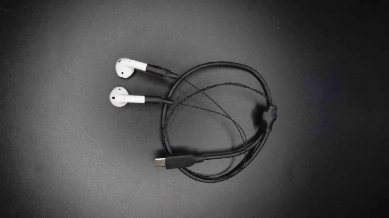 USB-C AirPods 和 iPhone 的发明者打造了世界上第一款有线 AirPods