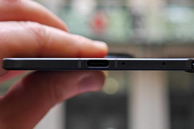 “世界上最薄”的可折叠设备Oppo Find N5Find N5 几乎和它的 USB-C 接口一样薄