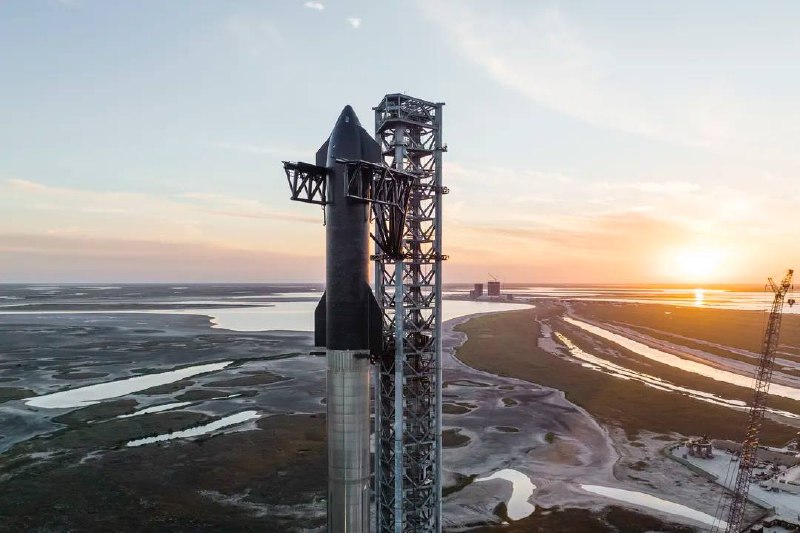 SpaceX的星舰火箭获得发射许可美国联邦航空局已授权SpaceX进行星舰轨道飞行测试，该测试最早可能在周一进行