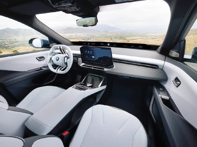 宝马 iX3 全新鼻孔外观9月5日，宝马在慕尼黑总部发布了新时代iX3，该车也是宝马智能化转型之作